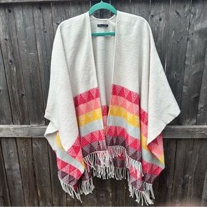 American Eagle Outfitters Bohemian Fringe Aztec Ivory Poncho Shawl Shrug One Sz